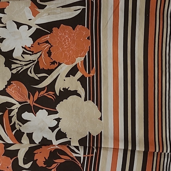 Ann Taylor, knee length pleated skirt, size 18 - Picture 2 of 7